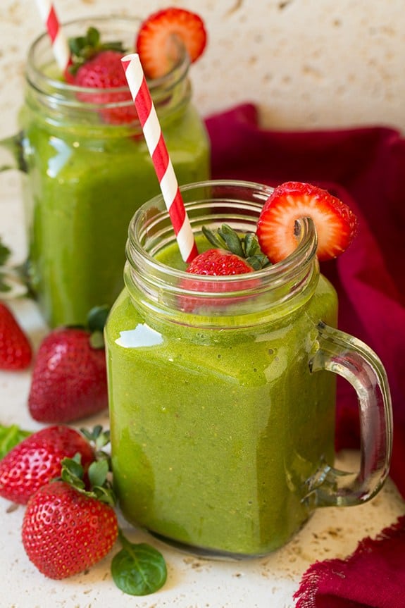 collard-green-smoothies-strawberry